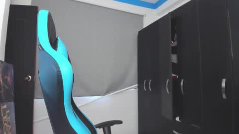 Snapshot of oliver_bray chatting on 11.06.25 Oliver bray online show from 11.06.25