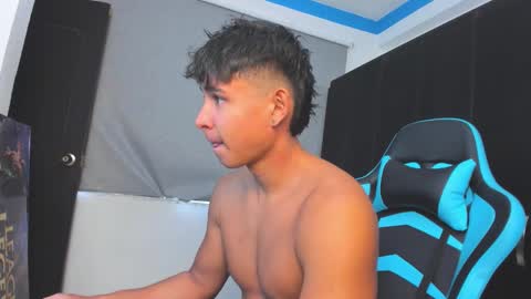 Snapshot of oliver_bray chatting on 11.17.25 Oliver bray online show from 11.17.25