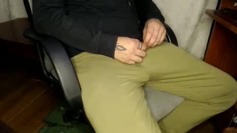 oliver_laid_2023 online show from 09.25.25