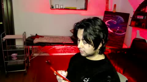 oliver_laid_2023 online show from 10.20.25