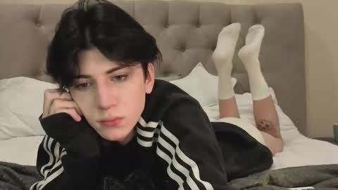 Snapshot of oliver_star_boy chatting on 02.10.26 oliver online show from 02.10.26