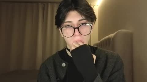 Snapshot of oliver_star_boy chatting on 02.10.26 oliver online show from 02.10.26