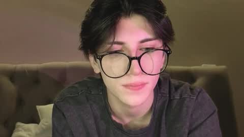 Snapshot of oliver_star_boy chatting on 02.12.26 oliver online show from 02.12.26