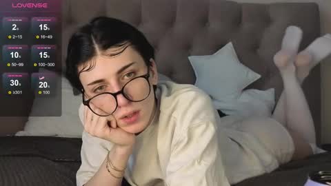 Snapshot of oliver_star_boy chatting on 02.18.26 oliver online show from 02.18.26