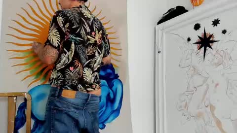 Snapshot of oliver_usher chatting on 01.14.25 Mr Blue Sky online show from 01.14.25