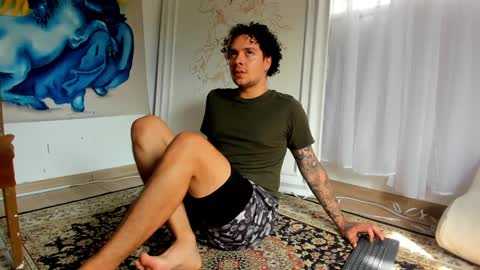 Snapshot of oliver_usher chatting on 02.04.25 Mr Blue Sky online show from 02.04.25