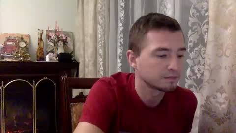 Snapshot of oliverlucky chatting on 10.10.25 CryotoneX online show from 10.10.25