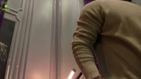 Snapshot of oliversport chatting on 09.25.25 OliverSport online show from 09.25.25