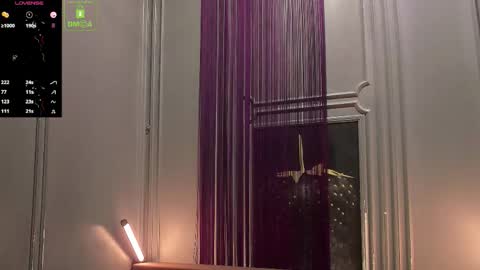 Snapshot of oliversport chatting on 10.21.25 OliverSport online show from 10.21.25