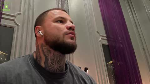 Snapshot of oliversport chatting on 10.30.25 OliverSport online show from 10.30.25