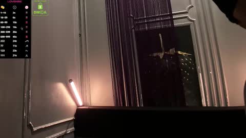 Snapshot of oliversport chatting on 10.31.25 OliverSport online show from 10.31.25