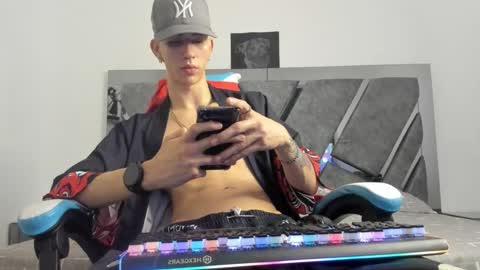 oliverthompson_01 online show from 12.06.24