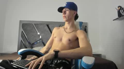 oliverthompson_01 online show from 01.03.25