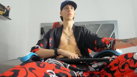 oliverthompson_01 online show from 02.06.25