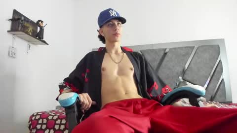 oliverthompson_01 online show from 03.06.25