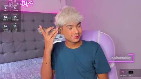 Snapshot of olivertwinky_ chatting on 09.09.25 Oliver online show from 09.09.25