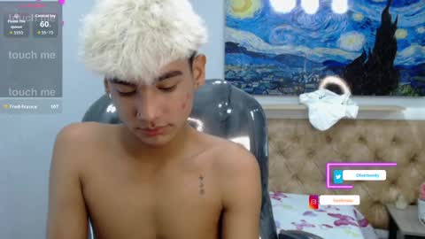 Snapshot of olivertwinky_ chatting on 09.30.25 Oliver online show from 09.30.25