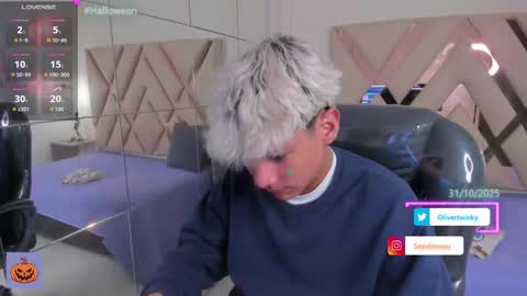 Snapshot of olivertwinky_ chatting on 10.30.25 Oliver online show from 10.30.25