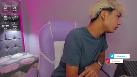 Snapshot of olivertwinky_ chatting on 11.06.25 Oliver online show from 11.06.25