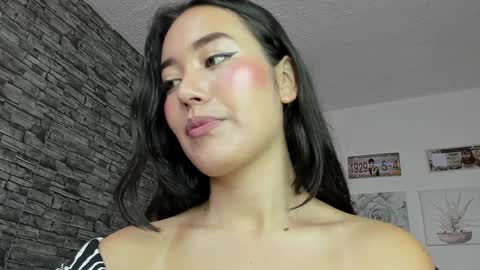 Snapshot of olivia22love chatting on 01.30.25 ..................................... 500 am- 1200 pm GMT-5 online show from 01.30.25