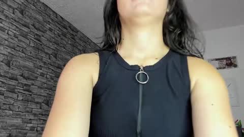 Snapshot of olivia22love chatting on 02.15.25 ..................................... 500 am- 1200 pm GMT-5 online show from 02.15.25