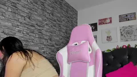 Snapshot of olivia22love chatting on 02.27.25 ..................................... 500 am- 1200 pm GMT-5 online show from 02.27.25