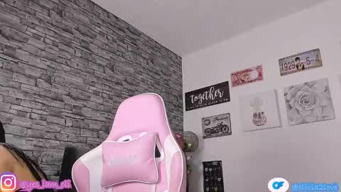 Snapshot of olivia22love chatting on 09.23.25 ..................................... 500 am- 1200 pm GMT-5 online show from 09.23.25