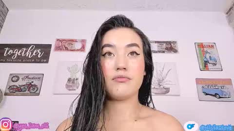 Snapshot of olivia22love chatting on 09.30.25 ..................................... 500 am- 1200 pm GMT-5 online show from 09.30.25