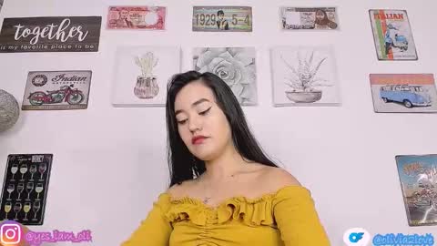 Snapshot of olivia22love chatting on 10.06.25 ..................................... 500 am- 1200 pm GMT-5 online show from 10.06.25