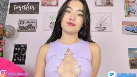 Snapshot of olivia22love chatting on 10.14.25 ..................................... 500 am- 1200 pm GMT-5 online show from 10.14.25