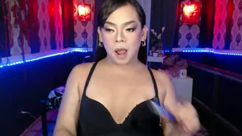 OLIVIA online show from 10.13.25