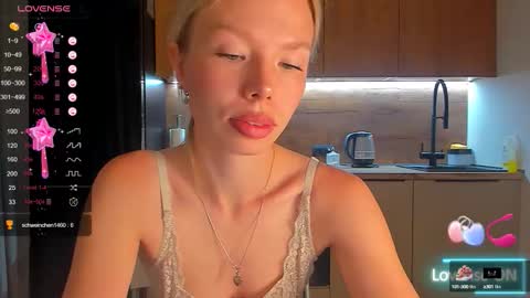 Olivia 3 online show from 09.11.25