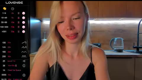 Snapshot of olivia_bells chatting on 06.28.26 Olivia 3 online show from 06.28.26