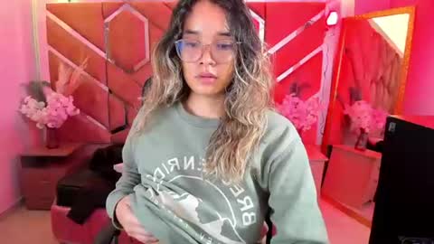  OLIVIA  online show from 06.30.26