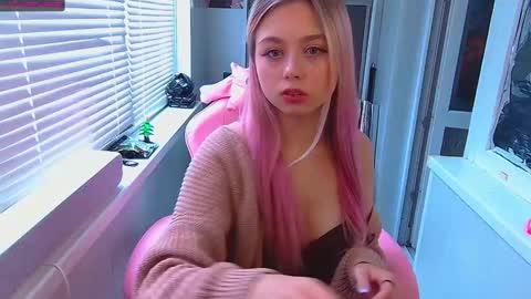 Snapshot of olivia_grr chatting on 12.02.24 Olivia online show from 12.02.24