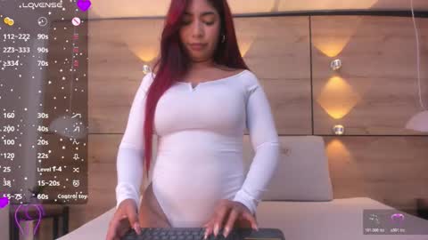 Snapshot of olivia_kollins chatting on 02.03.26 olivia online show from 02.03.26