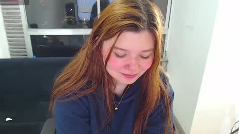 Snapshot of olivia_martine chatting on 12.04.24 olivia_martine online show from 12.04.24