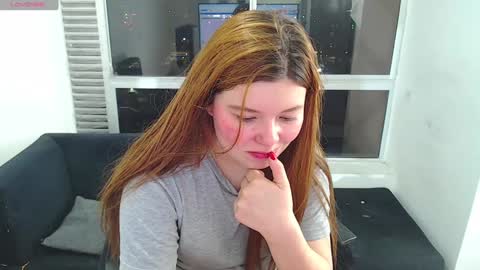 Snapshot of olivia_martine chatting on 12.15.24 olivia_martine online show from 12.15.24