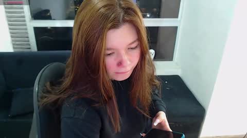Snapshot of olivia_martine chatting on 01.14.25 olivia_martine online show from 01.14.25