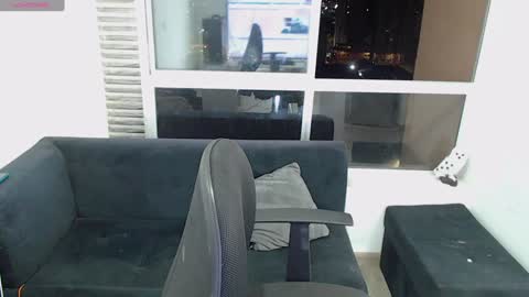 Snapshot of olivia_martine chatting on 01.18.25 olivia_martine online show from 01.18.25