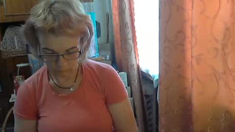 Snapshot of olivia_mia25 chatting on 06.28.26 Olivia Mia online show from 06.28.26