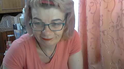 Snapshot of olivia_mia25 chatting on 06.29.26 Olivia Mia online show from 06.29.26