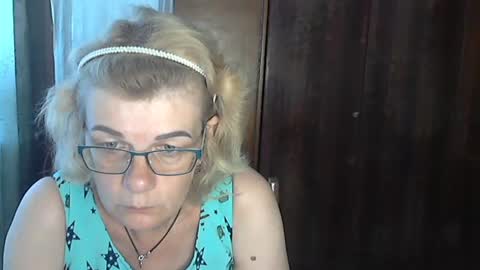 Snapshot of olivia_mia25 chatting on 07.17.26 Olivia Mia online show from 07.17.26