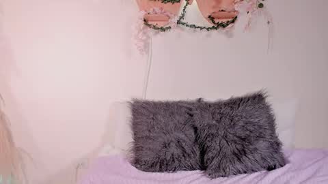 Snapshot of olivia_morrys chatting on 12.12.24 Olivia happyness online show from 12.12.24