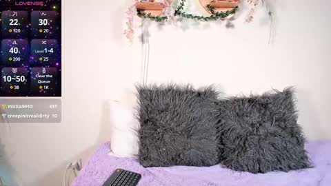 Snapshot of olivia_morrys chatting on 12.31.24 Olivia happyness online show from 12.31.24