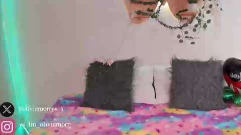 Snapshot of olivia_morrys chatting on 10.14.25 Olivia happyness online show from 10.14.25