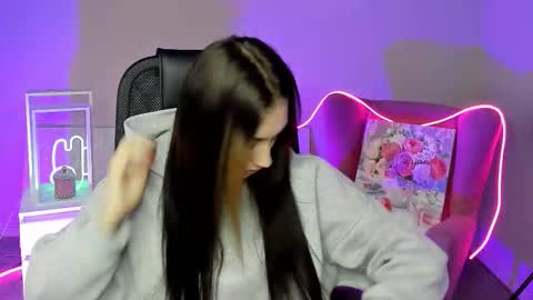 olivia_norton_ online show from 10.07.25