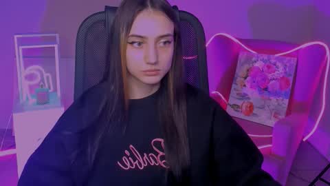 olivia_norton_ online show from 10.11.25