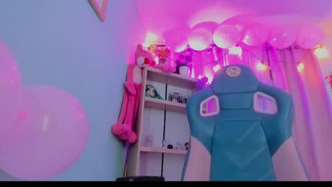 olivia_pretty_ online show from 02.14.25