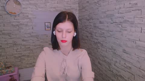 Snapshot of olivia_red_ chatting on 12.14.24 Olivia online show from 12.14.24